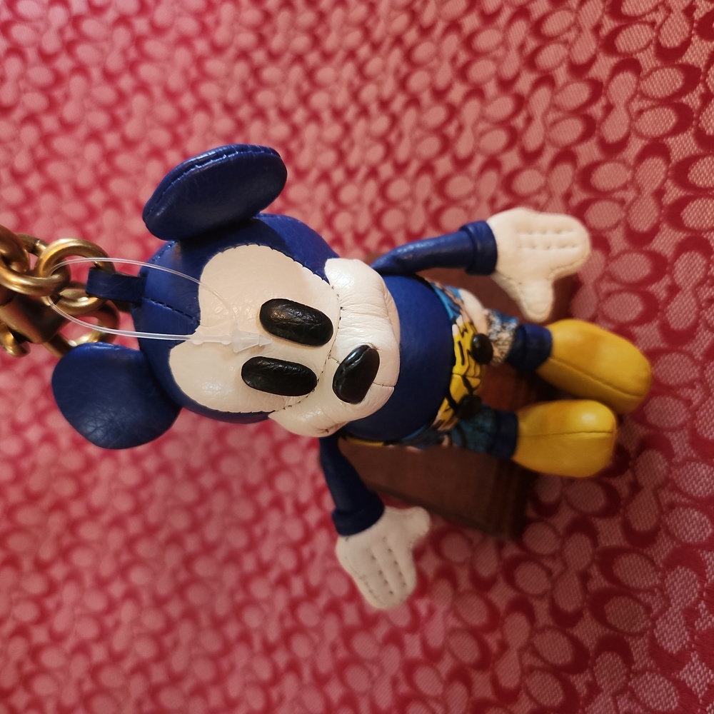 M.M.key Chain - Picture 2 of 8